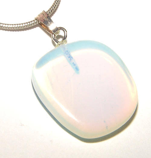 STUNNING NATURAL POLISHED GEMSTONE PENDANT - MOONSTONE!!