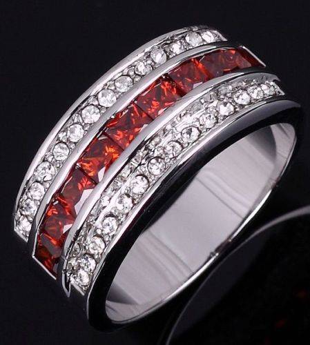 ***WOAW!!!***STUNNING GARNETS AND DIAMONDS WHITE GOLD RING!!!