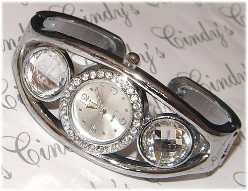 HINGED BAND LADIES  FASHION WATCH FROM **VICTORY CLOUD** COLLECTION!