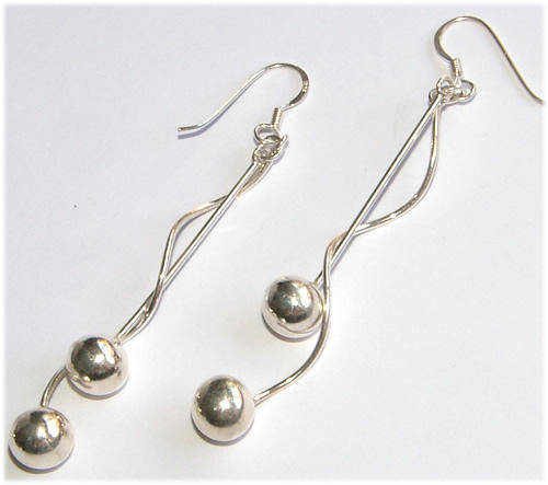 *** . 925 STERLING SILVER LINEAR EARRINGS***