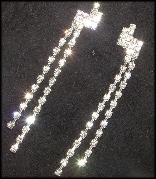 *** PRETTY*** EXTRA LENGTH *** RHINESTONE *** CHANDELIER EARRINGS!!!