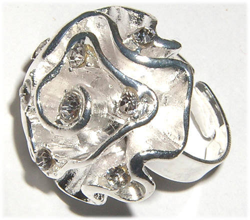 ***BEAUTIFUL!!! *** RHINESTONE DRESS RING - ***NEW***!