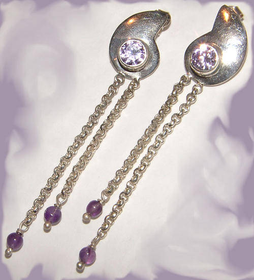 ***BEAUTIFUL!!!*** DANGLING EARRINGS WITH LAVENDER TANZANITES AND AMETHYST BEADS!