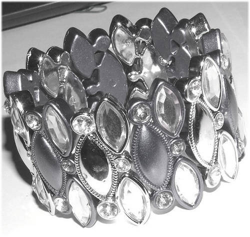 ***NEW!***STUNNING BROAD LUCITE BEAD STRETCHY BRACELET WITH RHINESTONES!