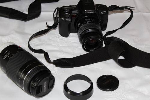Minolta DYNAX 303si with Film Camera 0.38m / 1.3ft Macro Lens , extra AF75-300mm Lens with carry bag