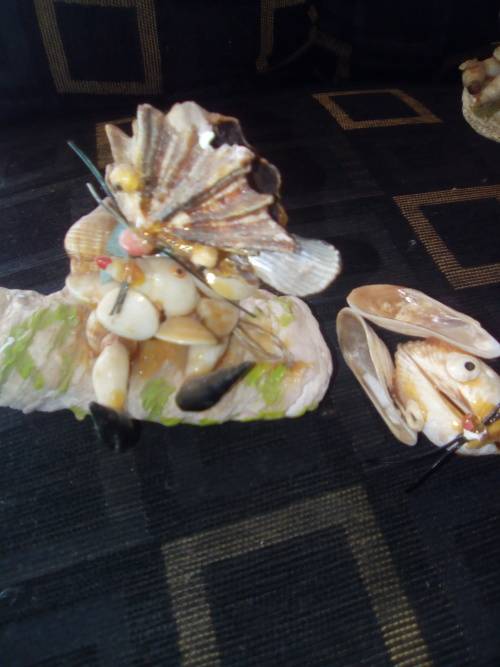 6 SHELL ORNAMENTS
