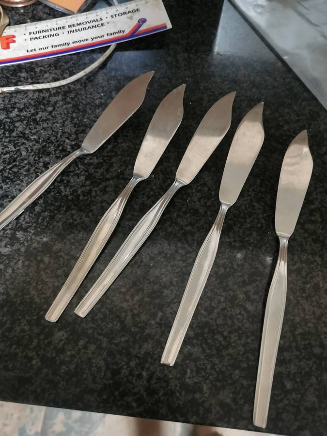 5 PIECE STAINLESS SWTEEL FISH FORKS