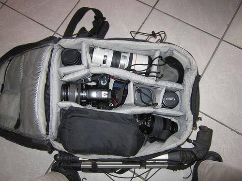 Canon EOS 450D with 5 lenses extender bag tripod ect