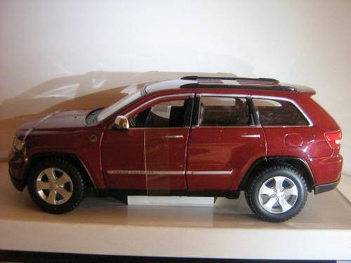Jeep Grand Cherokee Laredo (Scale 1:24) by Maisto Special Edition