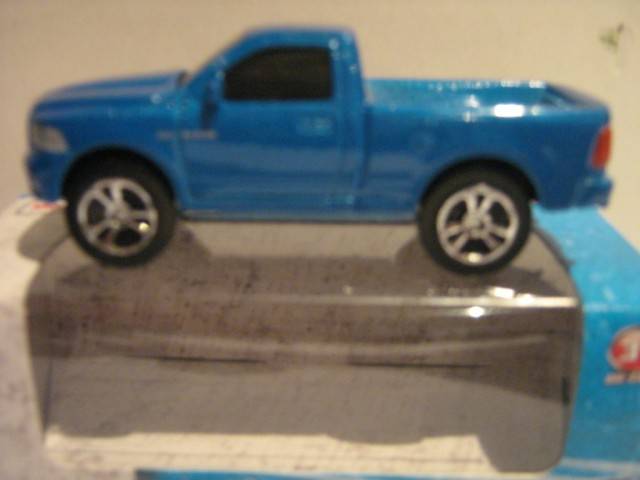 RAM 1500 (Scale 1/64) by Maisto