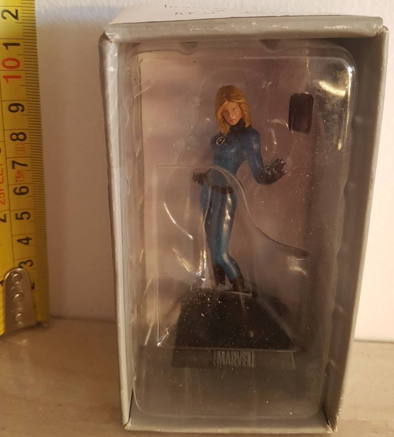 The Classic Marvel Figurine Collection: INVISIBLE WOMAN