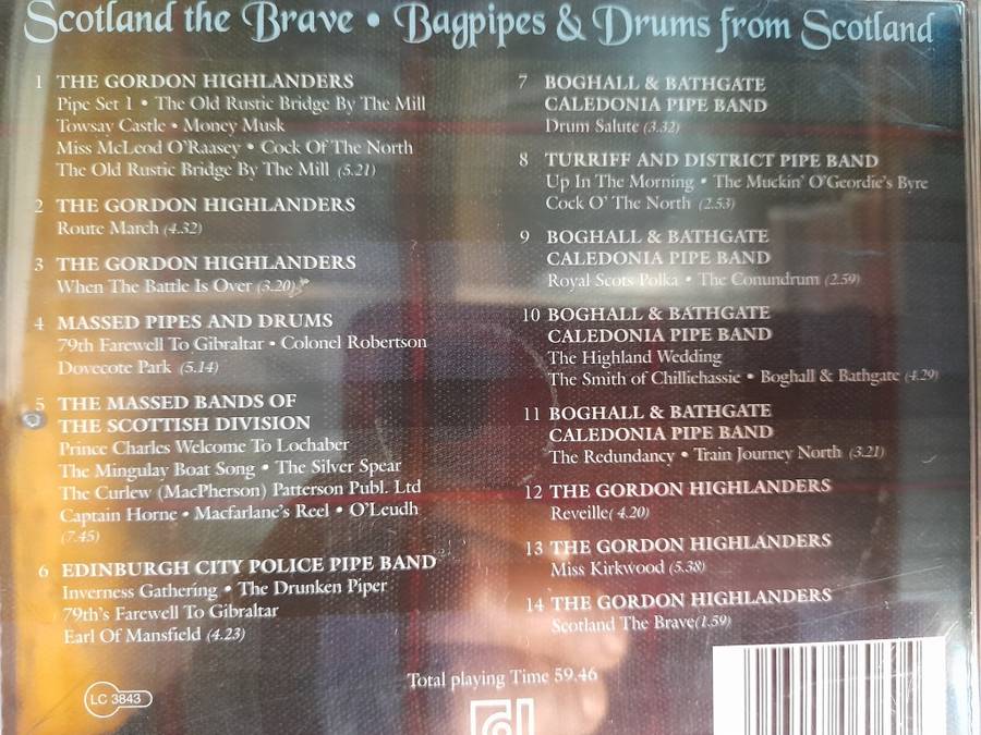 Scotland the Brave - Bagpipes and drums from Scotland