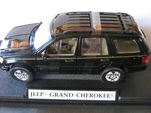 Auction : Die Cast : Jeep Grand Cherokee by Motor Max - Scale 1:18