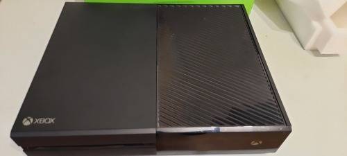 Xbox One 500GB+1 Controller + FIFA 17