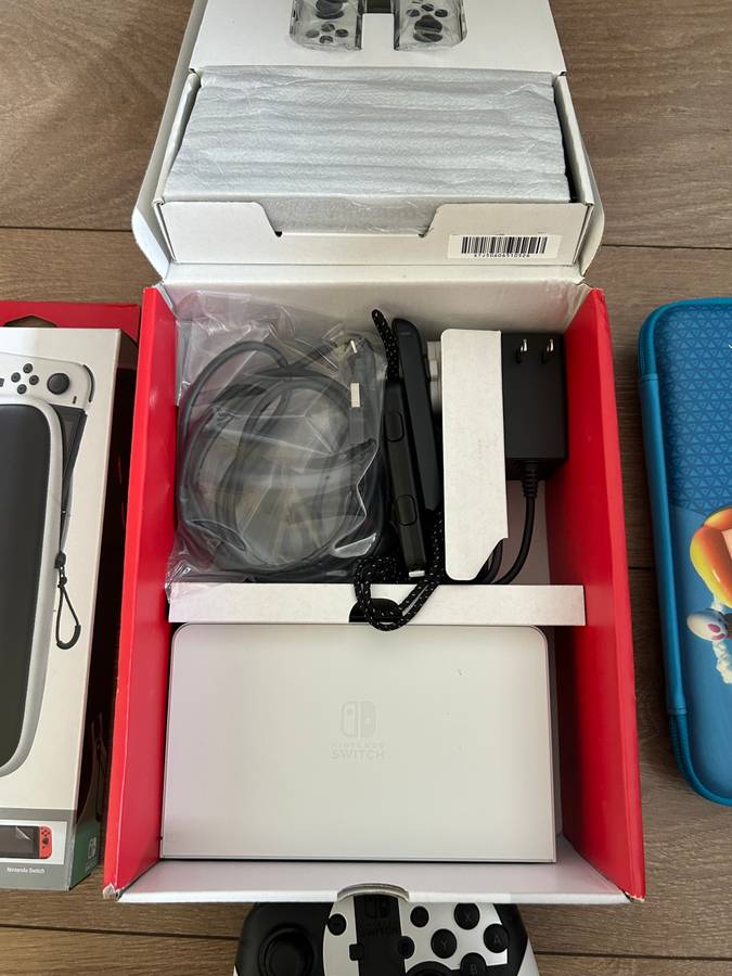 Switch OLED White + Accessories