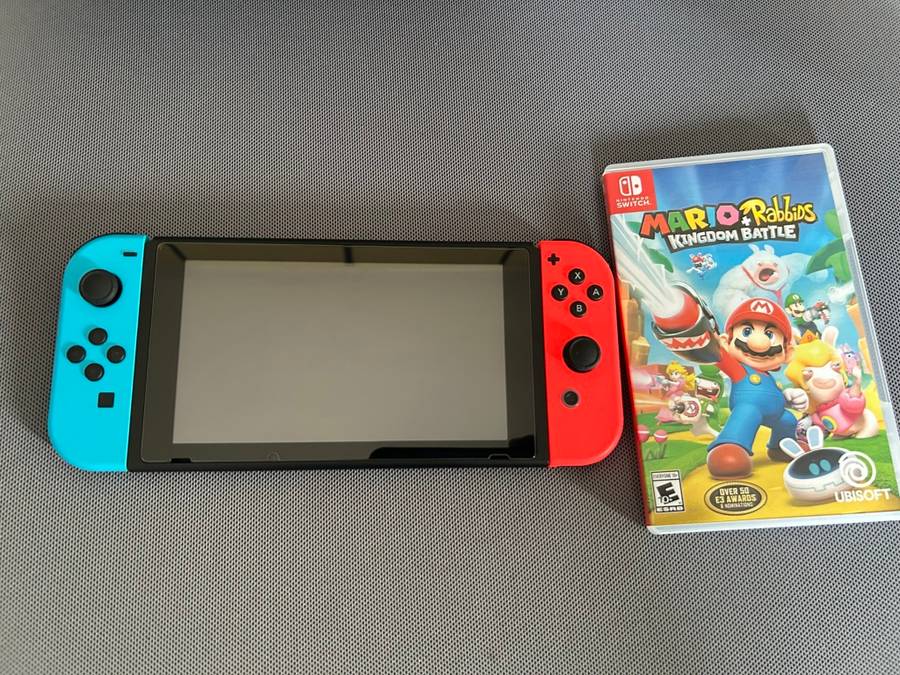 Nintendo Switch V2 Neon Red / Neon Blue + 1 Game + Case