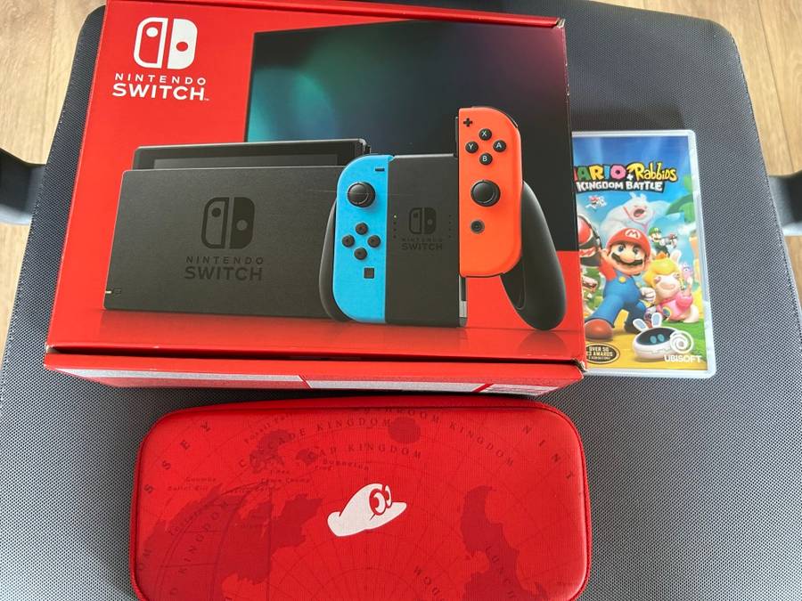 Nintendo Switch V2 Neon Red / Neon Blue + 1 Game + Case