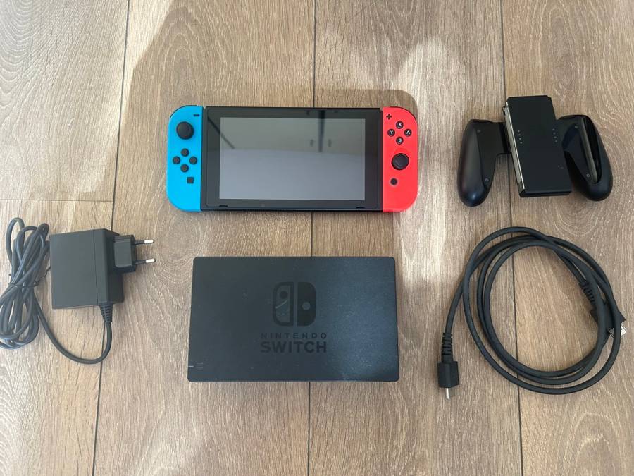 Nintendo Switch V2 Neon Red / Neon Blue