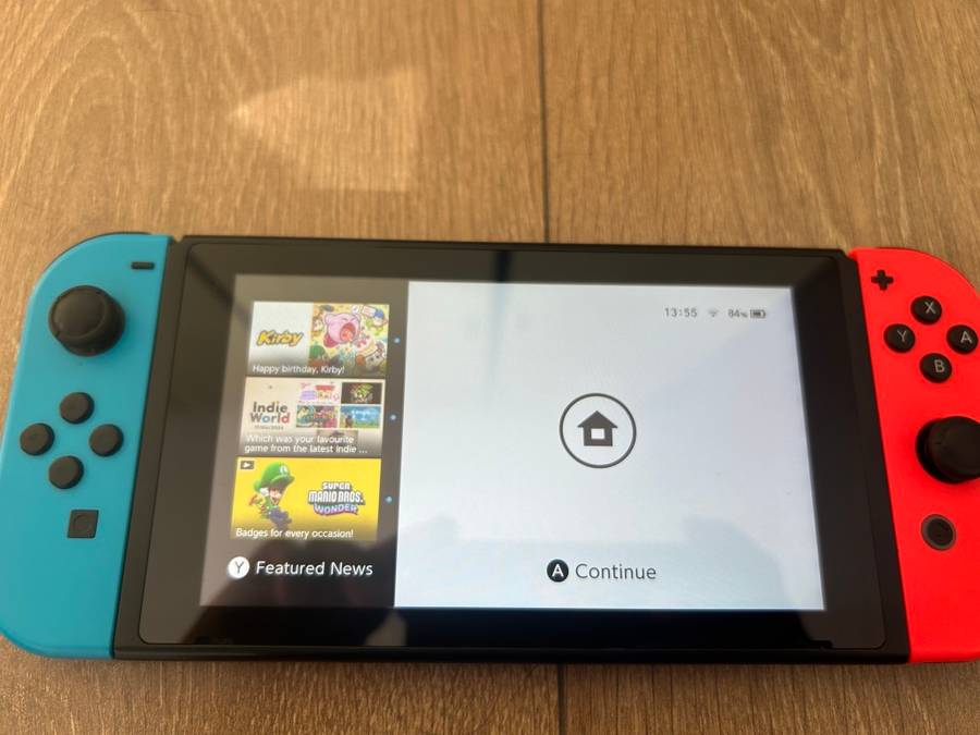 Nintendo Switch V2 Neon Red / Neon Blue