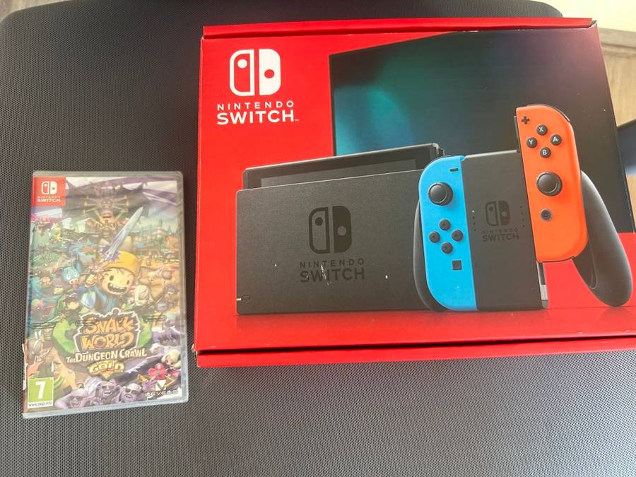 Nintendo Switch V2 Neon Red / Neon Blue + 1 Game