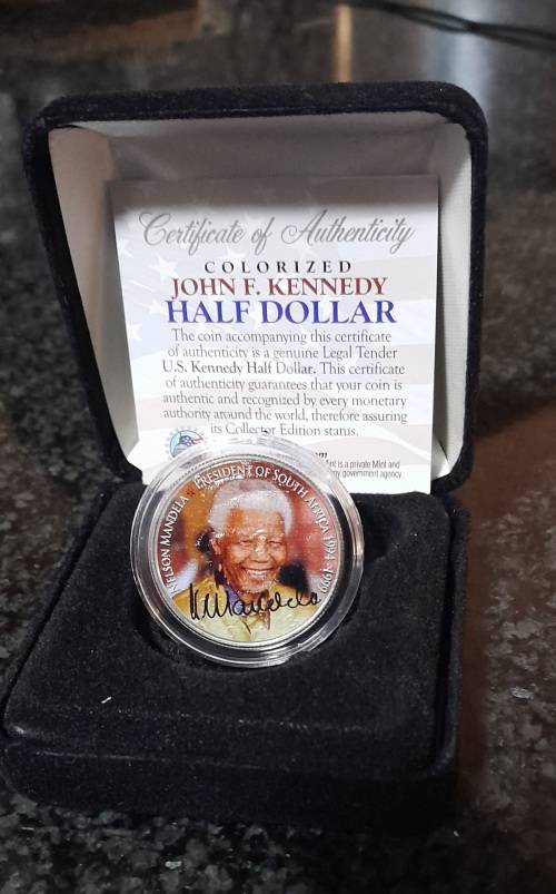 COLORIZED MANDELA COLLECTORS COIN