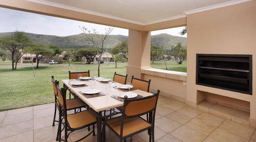 Midweek At Sun City 2 Bedroom Luxury Unit - Check in Mon 12th Sep Out Fri 16th Sep