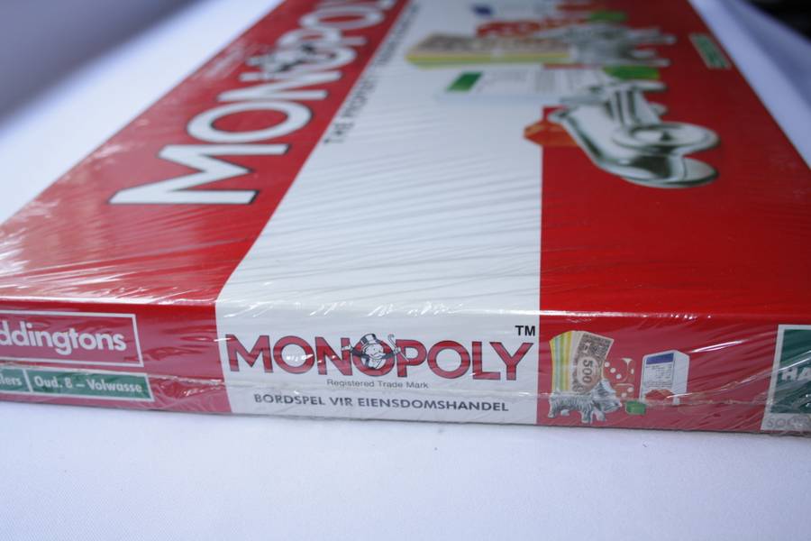 Original 1994 Waddingtons Monopoly  sealed in box