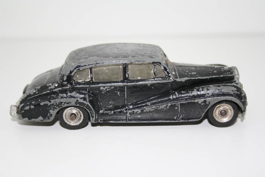 Original Vintage DINKY Rolls-Royce Silver Wraith 150