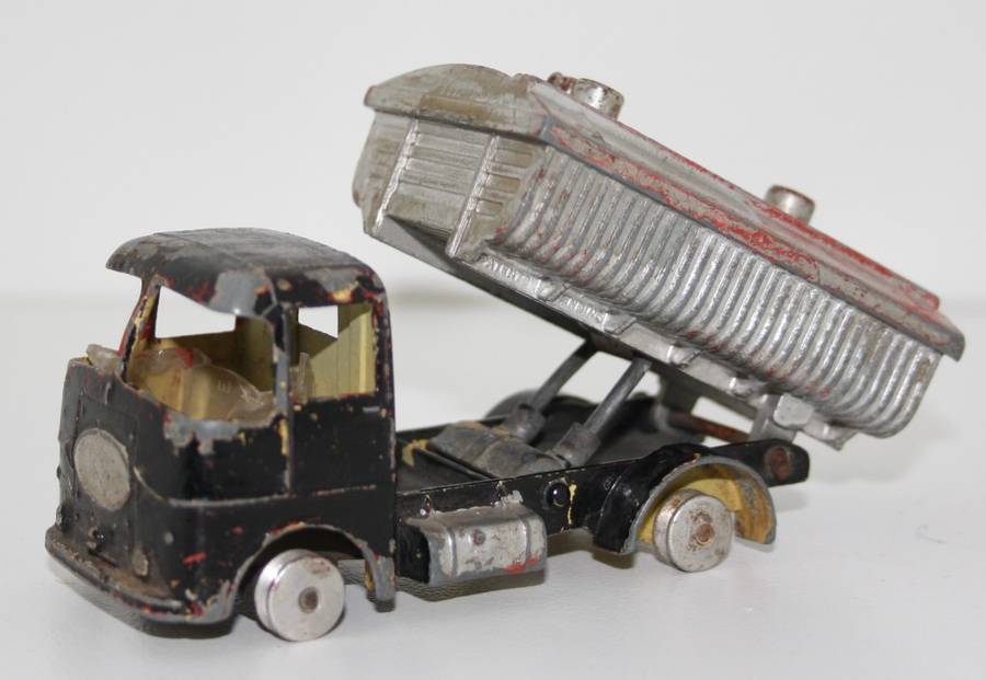 CORGI  E.R.F. Cement Truck model 64 Original Vintage (Made in GT. Britain)