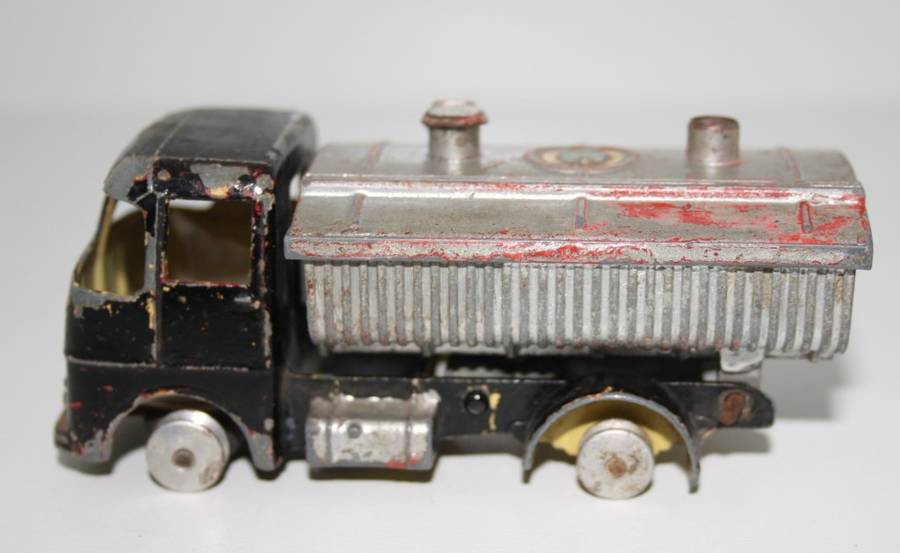 CORGI  E.R.F. Cement Truck model 64 Original Vintage (Made in GT. Britain)