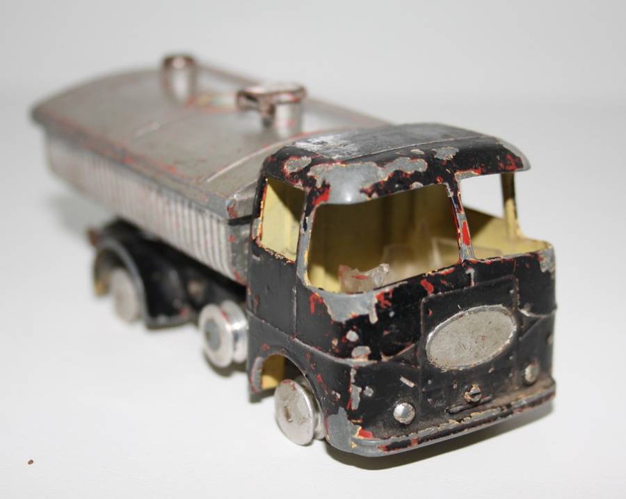 CORGI  E.R.F. Cement Truck model 64 Original Vintage (Made in GT. Britain)