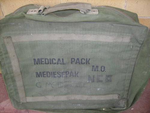 A PRE-1994-S.A.D.F.GREEN CANVAS-MEDICAL PACK-SUITCASE-50 X 60 CM-Crazy Wed Auction R1.00 START