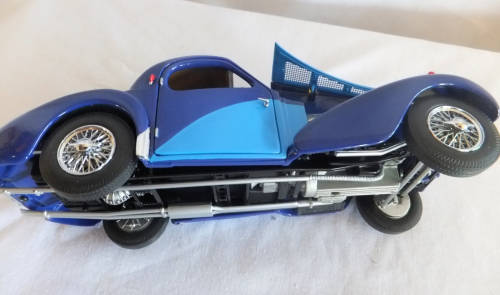 Maxwell metal die cast touring car