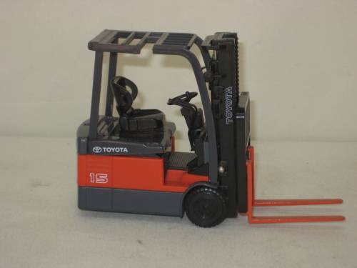 Genco Toyota 15 Forklift + Pallet - Scale 1/23  No. 7BE15