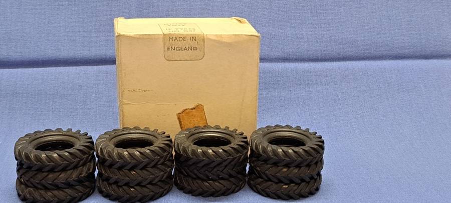 Dinky Toys Tyres No. 087 - 12 off in original box