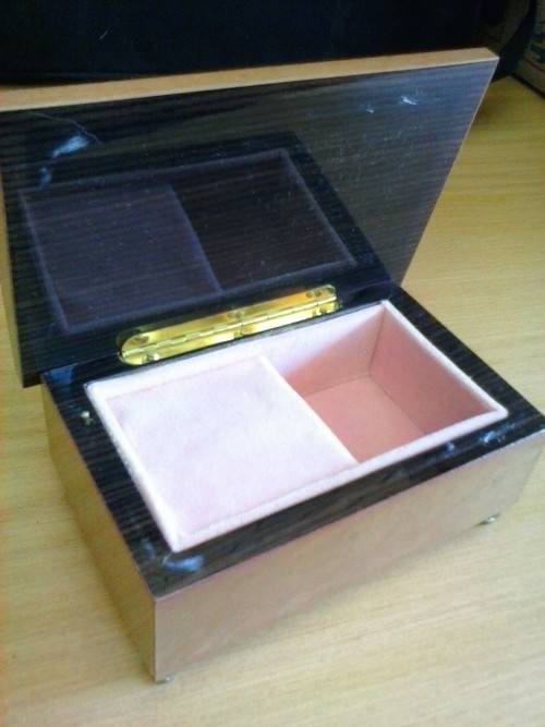 Glazed wooden musical jewelry box