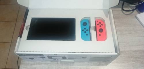 Nintendo Switch - Console