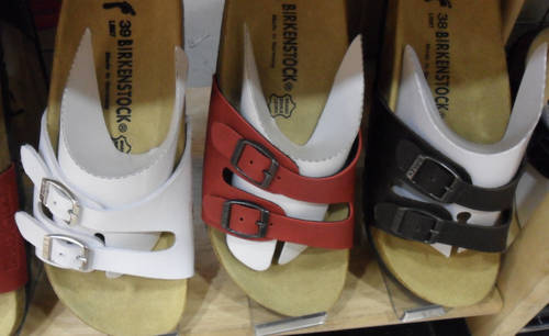 WOMENS FASHIONABLE BIRKENSTOCK PLAIN DESIGN SANDALS/CLOGS, FREE POSTAGE!