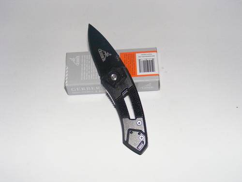 SMALL BLACK GERBER POCKET KNIFE WITH LOCK BLADE & BELT CLIP!!!