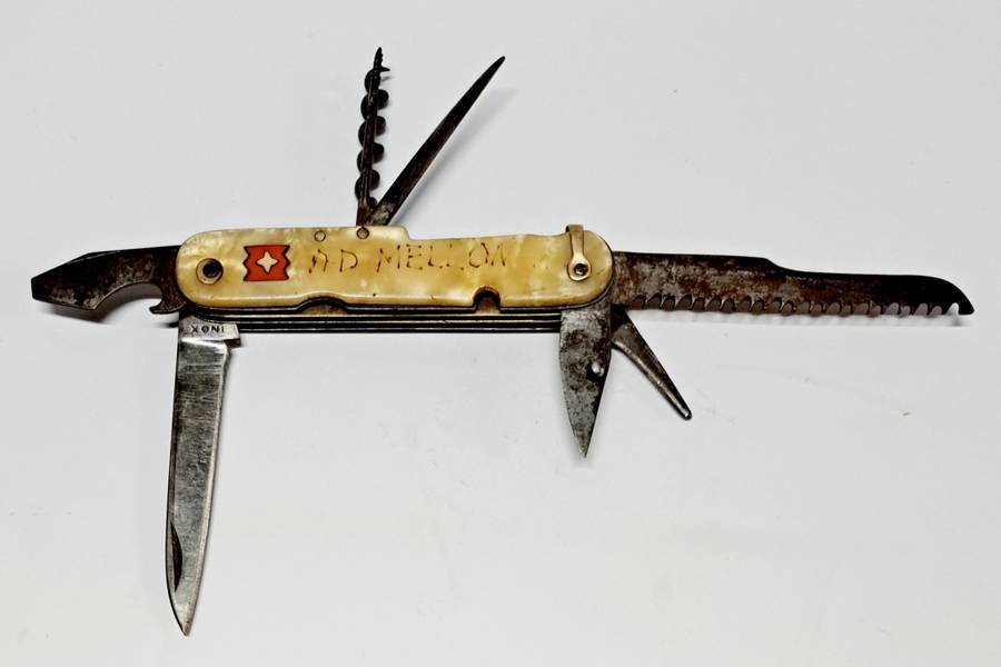** RARE** ANTIQUE OLD RED CROSS KNIFE  OLD & SCARES  !!!!!!  .