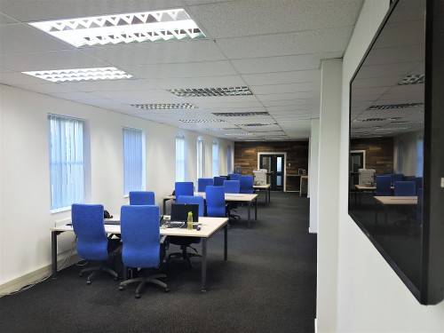 12 Office Desks (3 Banks of 4) For Sale