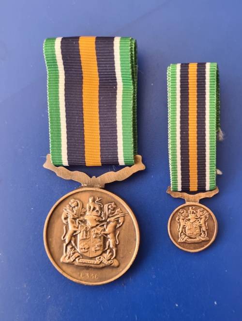 DE WET MEDAL - FULL SIZE + MINIATURE