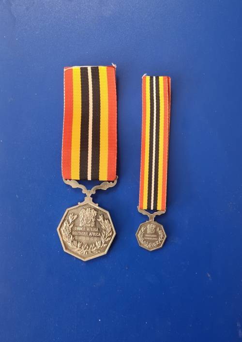 SADF - SOUTHERN AFRICA MEDAL - FULL SIZE + MINIATURE