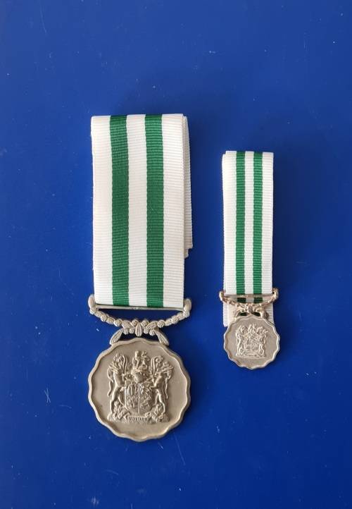 SADF GOOD SERVICE MEDAL SILVER (20 YR) - FULL SIZE + MINIATURE