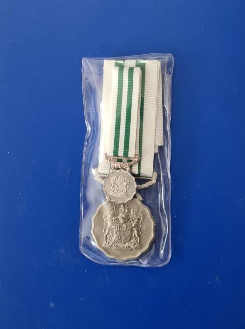 SADF GOOD SERVICE MEDAL SILVER (20 YR) - FULL SIZE + MINIATURE