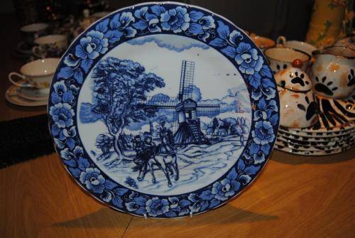Delft wall plate