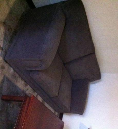 Upmarket, high quality-fabric 6 seater Lounge Suite. TODAY ONLY R6000