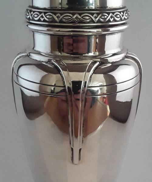 A large Art Deco hallmarked solid sterling silver sugar castor. Mappin and Webb, Birmingham, 1935.