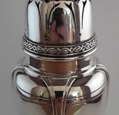 A large Art Deco hallmarked solid sterling silver sugar castor. Mappin and Webb, Birmingham, 1935.