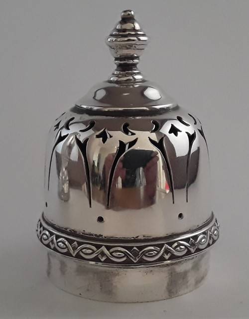 A large Art Deco hallmarked solid sterling silver sugar castor. Mappin and Webb, Birmingham, 1935.